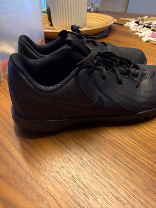 Chuteiras Nike Phantom GX 2 TF Júnior Preto T.33,5