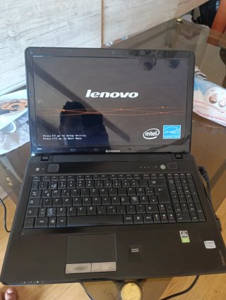 Portátil Lenovo U550 Negro