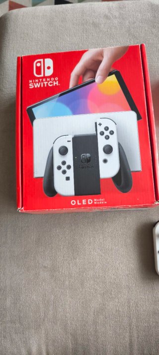 Nintendo Switch OLED Blanca y Negra