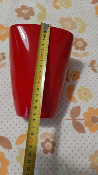 Vaso per fiori rosso