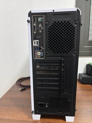 PC Gaming Intel i5-9600K, GTX 1660 Ti, 16GB RAM