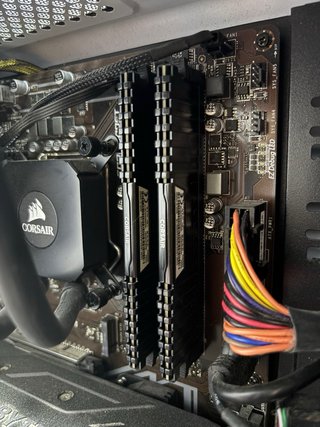 PC Gaming Intel i5-9600K, GTX 1660 Ti, 16GB RAM
