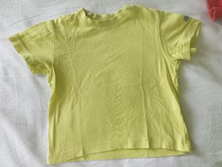 Conjunto Sudadera Roja y Camiseta verde