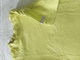 Conjunto Sudadera Roja y Camiseta verde