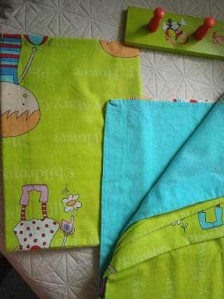 Ropa de cama infantil,barra cortinas y percha Mick