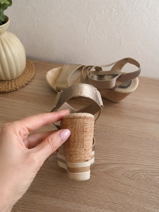 Sandalias GODY Beige/Oro Talla 41