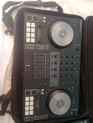 Controlador DJ Traktor S3 + Maletín