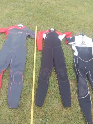 Lote de trajes de neopreno
