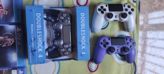 PS4 + 3 Mandos + 20 Juegos + Volante + Cascos