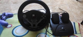 PS4 + 3 Mandos + 20 Juegos + Volante + Cascos