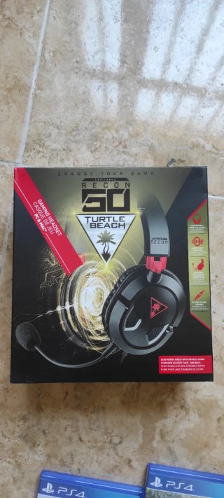 PS4 + 3 Mandos + 20 Juegos + Volante + Cascos