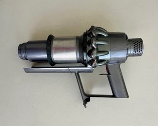 Aspirapolvere senza fili Dyson V10 - Controllato OK!