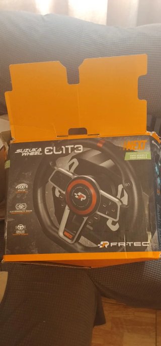Volante para videojuegos con Pedales y Palanca
