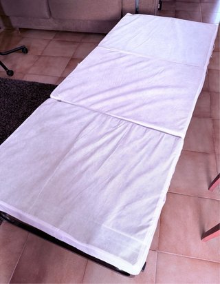 Puff convertible en cama individual beige