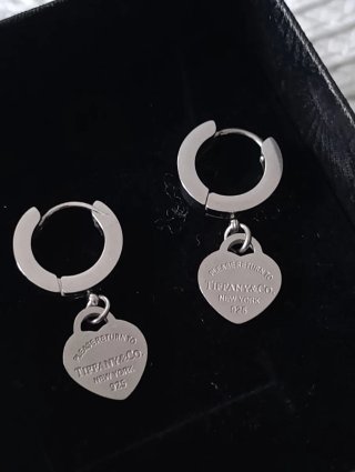 Pendientes Tiffany & Co. Aro Corazón Plata