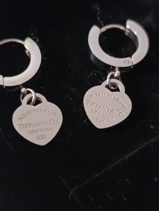 Pendientes Tiffany & Co. Aro Corazón Plata