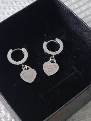 Pendientes Tiffany & Co. Aro Corazón Plata