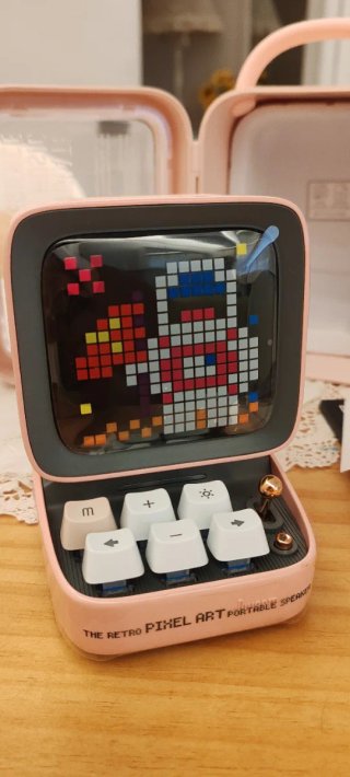 Altavoz Divoom Pixel Art Rosa