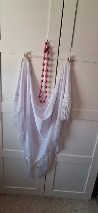 Mantoncillo Flamenco con Collar