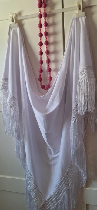 Mantoncillo Flamenco con Collar