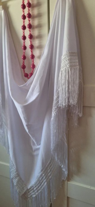 Mantoncillo Flamenco con Collar