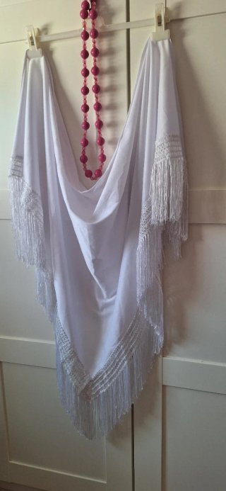 Mantoncillo Flamenco con Collar