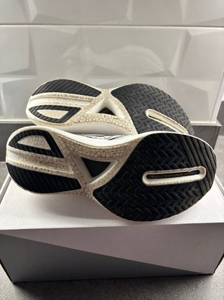 Saucony Endorphin Pro 3 Oro Blanco