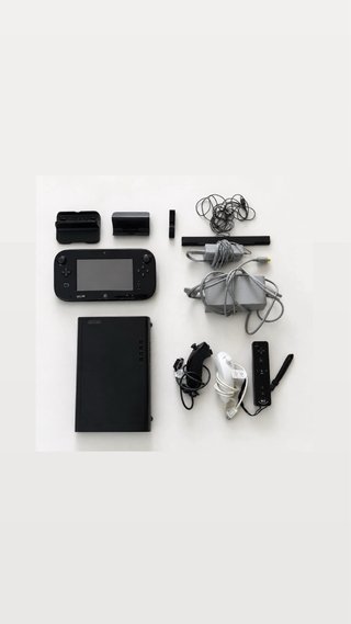Nintendo Wii U Negra con Accesorios