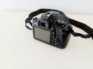 1.718 DISPAROS Canon EOS 1300D con objetivo kit