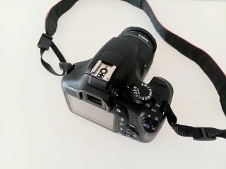 1.718 DISPAROS Canon EOS 1300D con objetivo kit