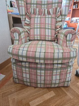 Sillón de cuadros tela