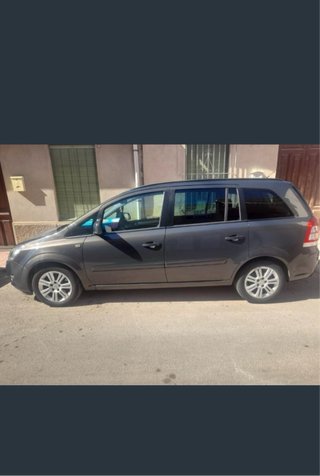 Opel Zafira Tourer 2013
