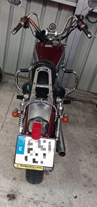 Moto Lifan LF250 Cruiser Negra y Roja
