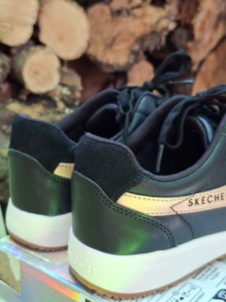 Zapatillas Skechers Negro y Dorado