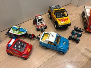 Lote Playmobil: Vehículos y Figuras