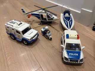 Lote Playmobil: Vehículos y Figuras