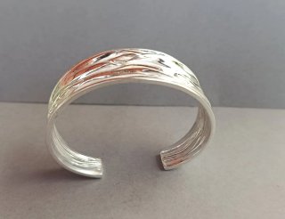 Pulsera de plata diseño ondulado