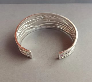 Pulsera de plata diseño ondulado