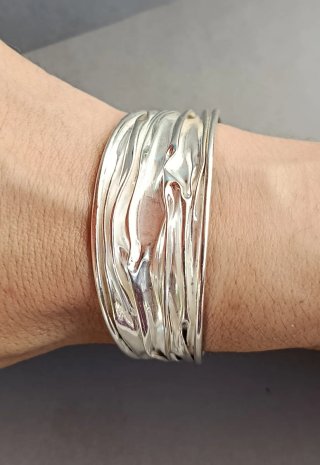 Pulsera de plata diseño ondulado