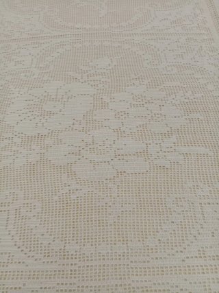 Colcha ganchillo beige. Para cama de 150 cm