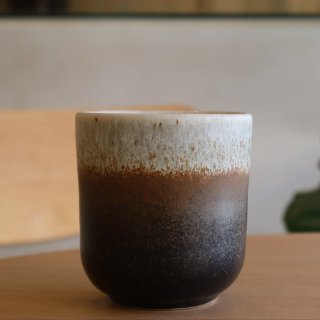 Taza cerámica portuguesa marrón y blanca