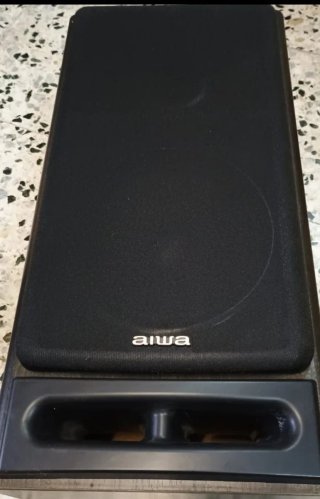 Altavoces Aiwa Negros y Marrones