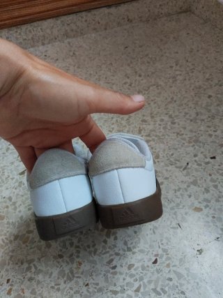 Zapatillas Adidas niño blancas