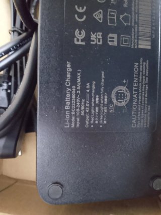 Cargador Batería Li-ion 36V Rockrider