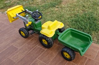 Tractor a pedals John Deere amb pala i  remolc