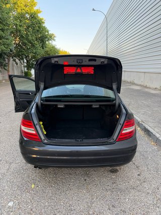 Mercedes-Benz C200 2012