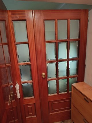 Puerta doble de madera con cristales  202.5x125