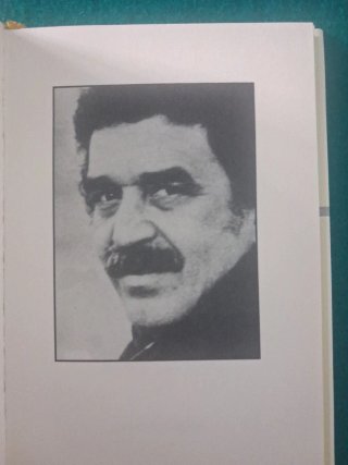 El Coronel no tiene quien le escriba