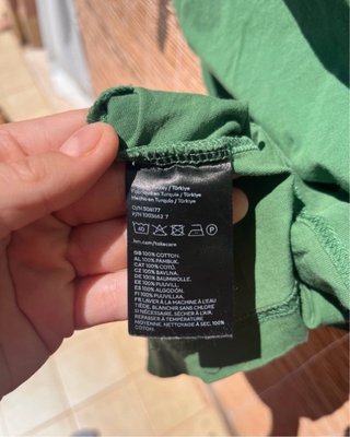Camisa verde amplia