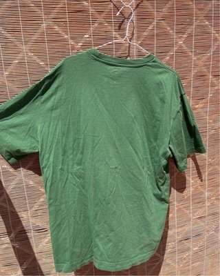 Camisa verde amplia